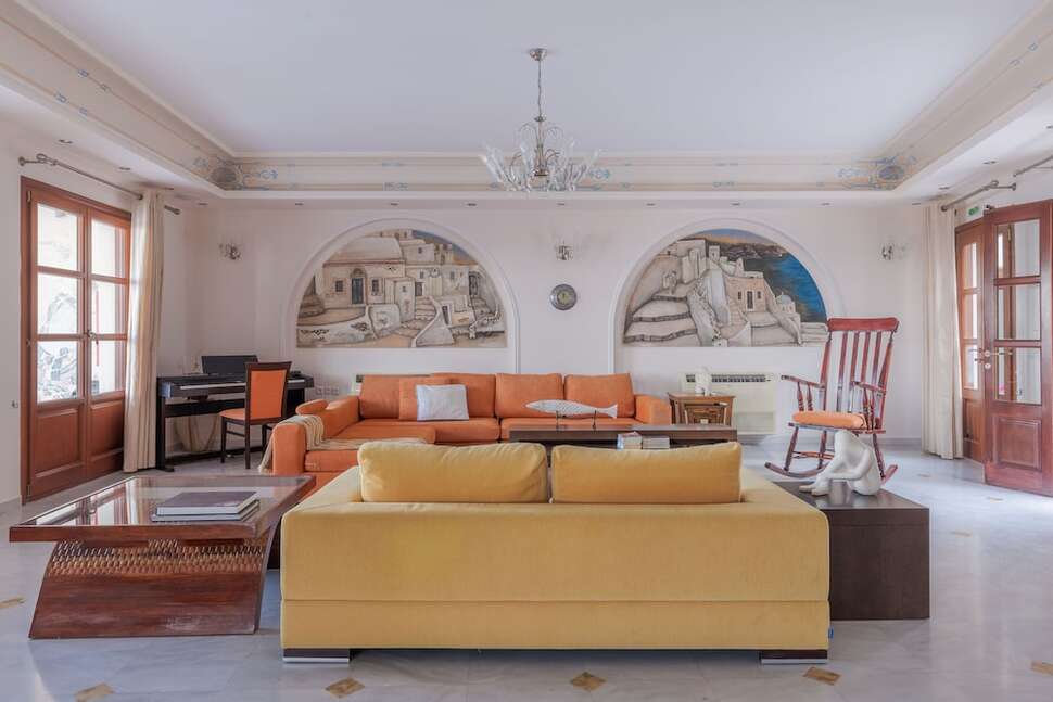 Een foto van het interieur van Epavlis Hotel