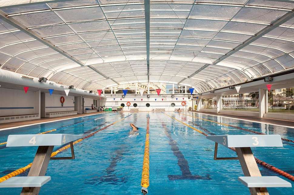 Ein Foto vom Pool im Hotel Evenia Olympic Palace