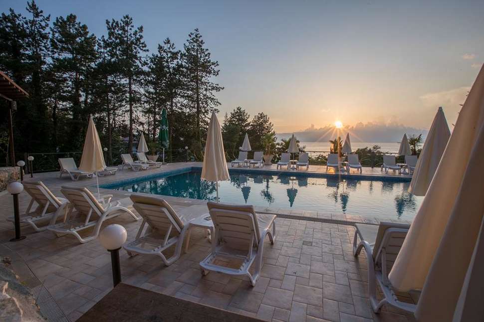 Een foto van het zwembad bij Hotel Tino Sveti Stefan