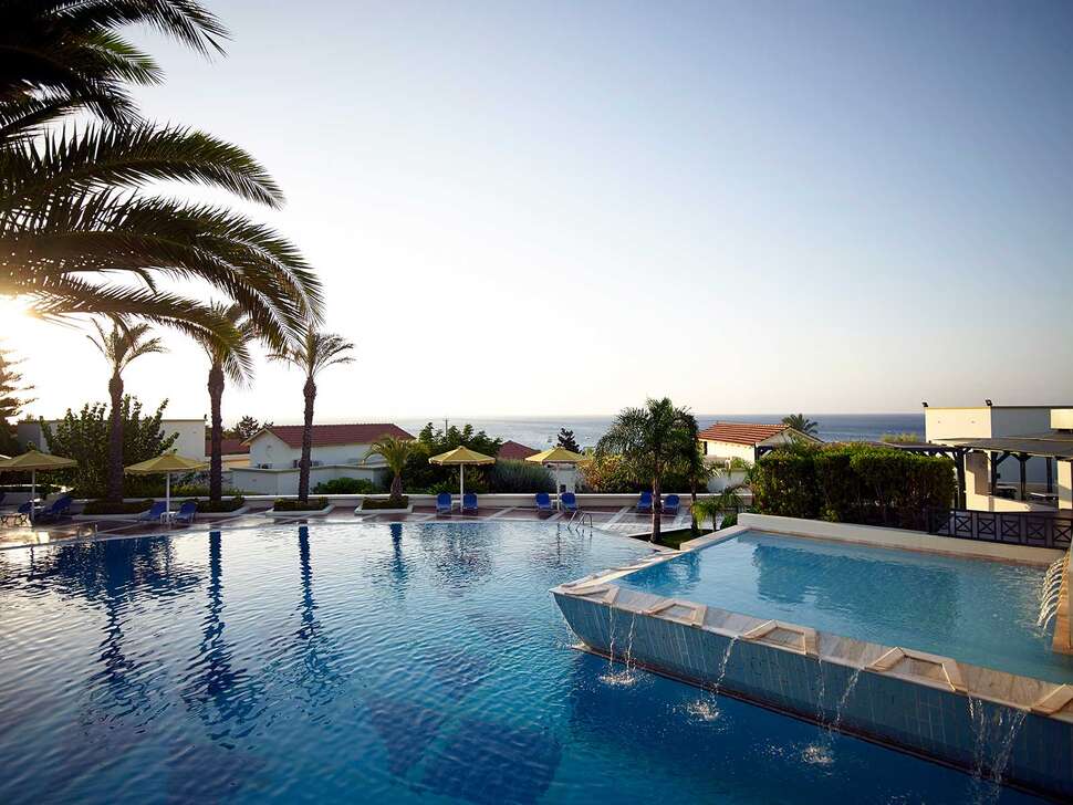 Ein Foto vom Pool im Mitsis Rodos Maris Resort & Spa