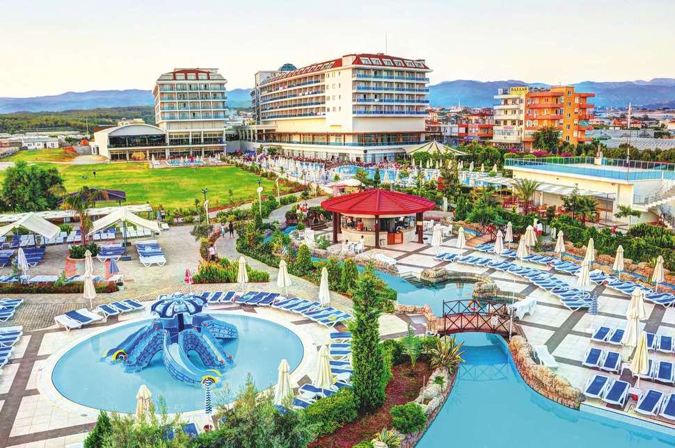 Een foto van het zwembad bij Kahya Resort Aqua & Spa