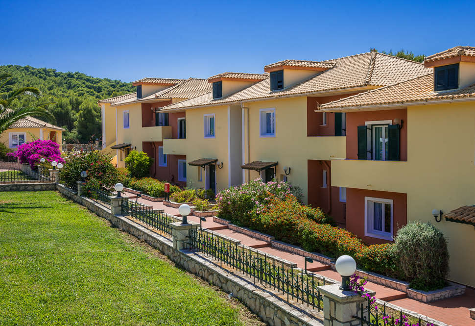 Een foto van de buitenkant van Surreal Keri Village & Spa by Zante Plaza