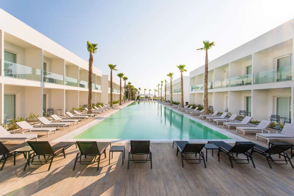 Een foto van het zwembad bij White Dreams Resort