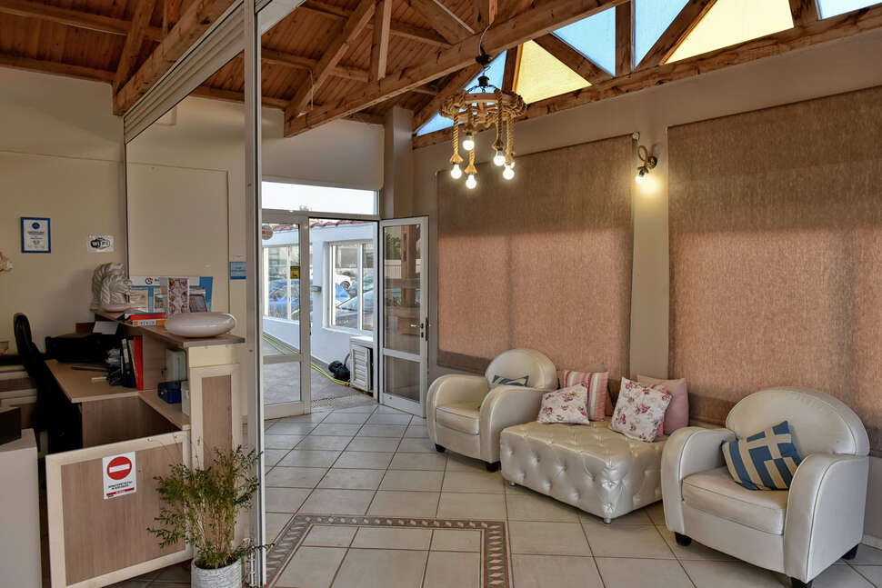 Een foto van het interieur van Kasapakis Aparthotel