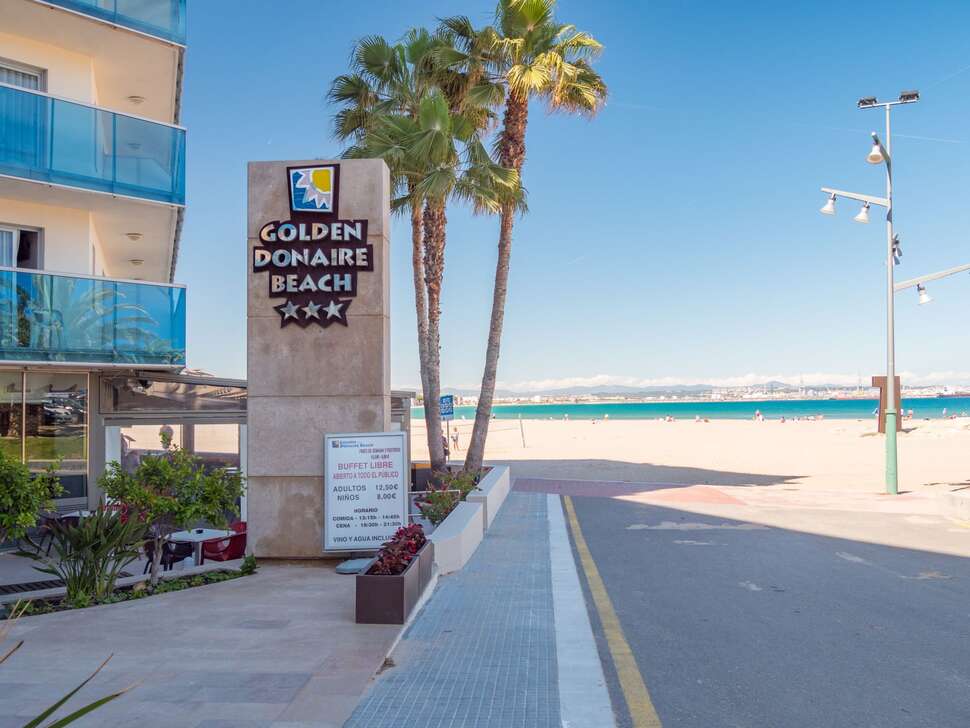 Ein Foto von den Einrichtungen im Hotel Golden Donaire Beach