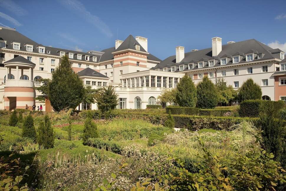 Ein Foto von der Außenansicht des Dream Castle Hotel
