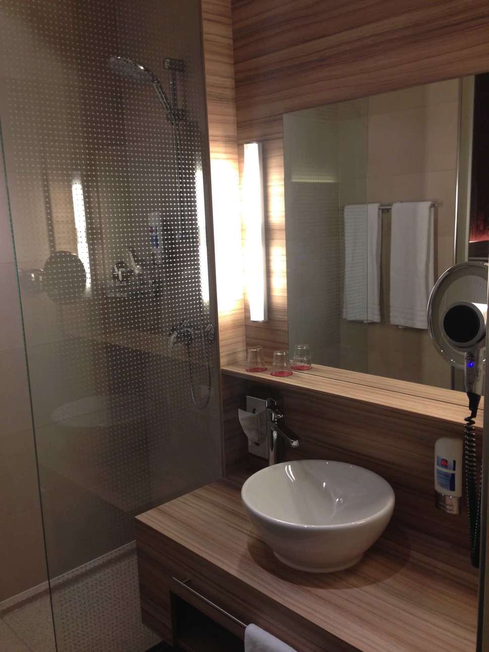 Ein Foto Leonardo Hotel Vienna Hauptbahnhof