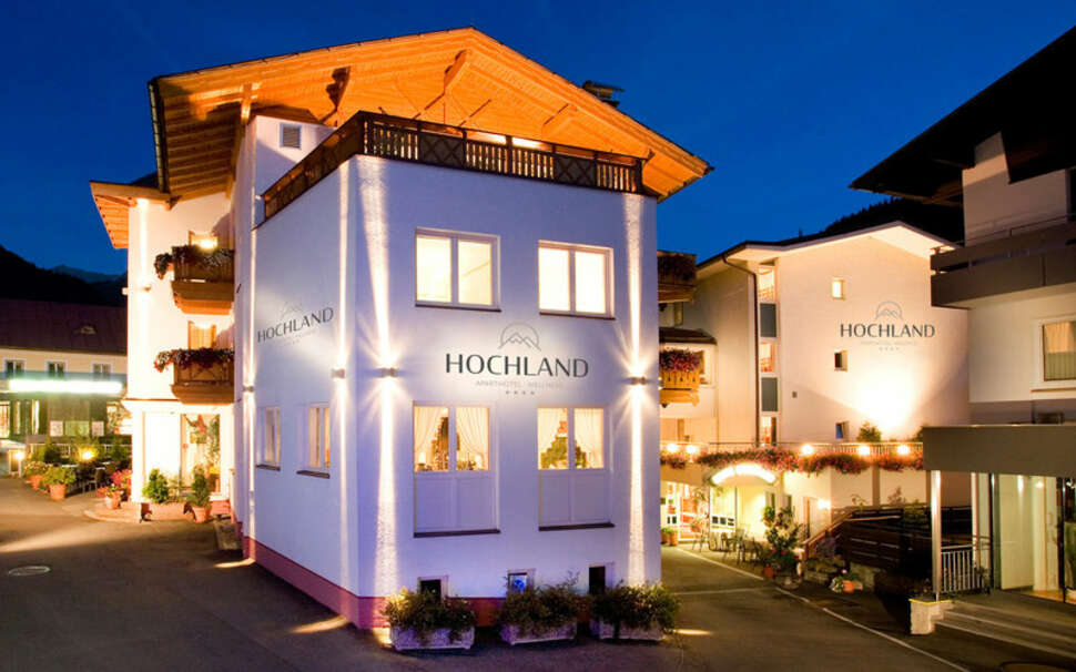 Een foto van de buitenkant van Hotel Hochland