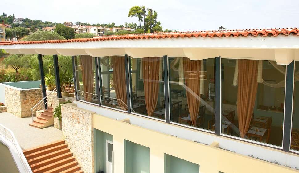 Een foto van de buitenkant van Alkion Resort