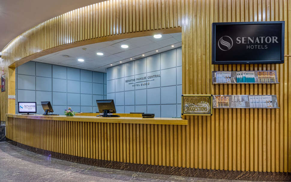 Een foto van het interieur van Senator Parque Central Hotel