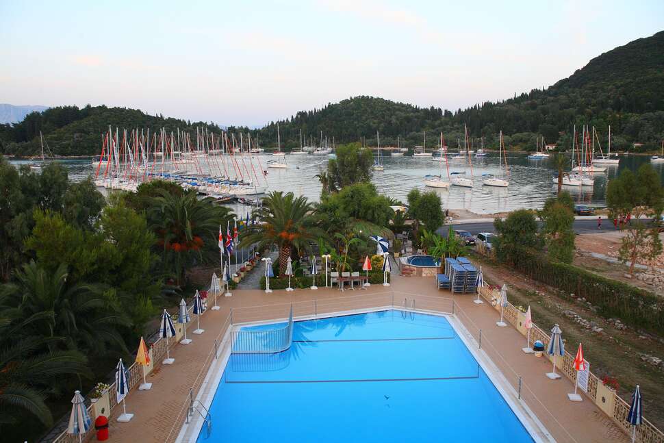 Een foto van het zwembad bij Hotel Athos