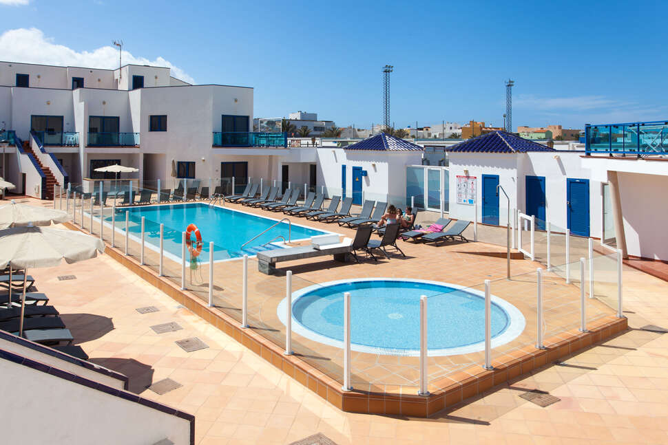 Een foto van het zwembad bij Appartementen Tao Cotillo