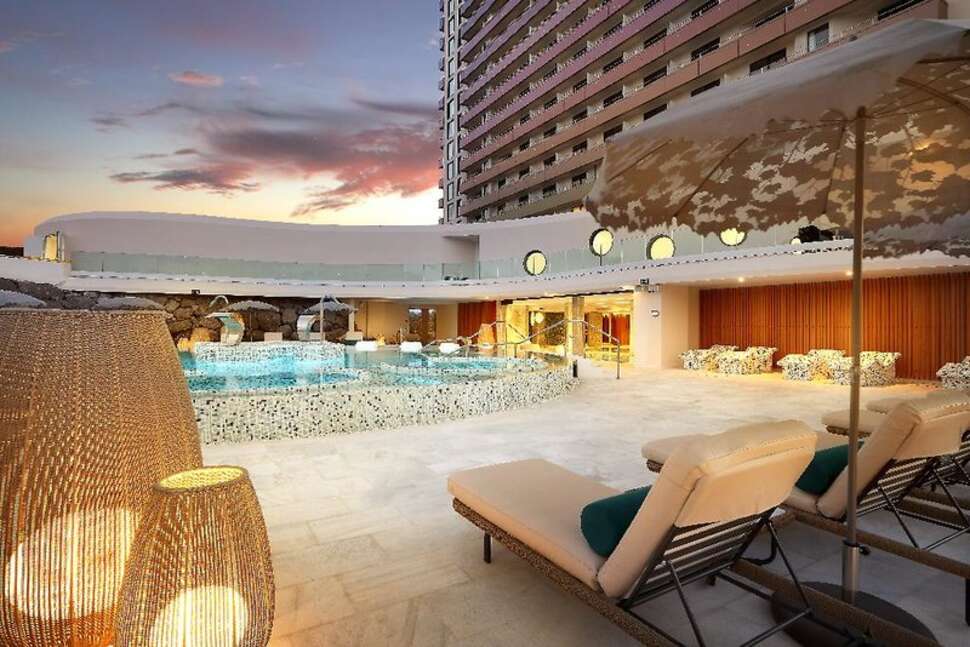 Een foto van het zwembad bij Hard Rock Hotel Tenerife