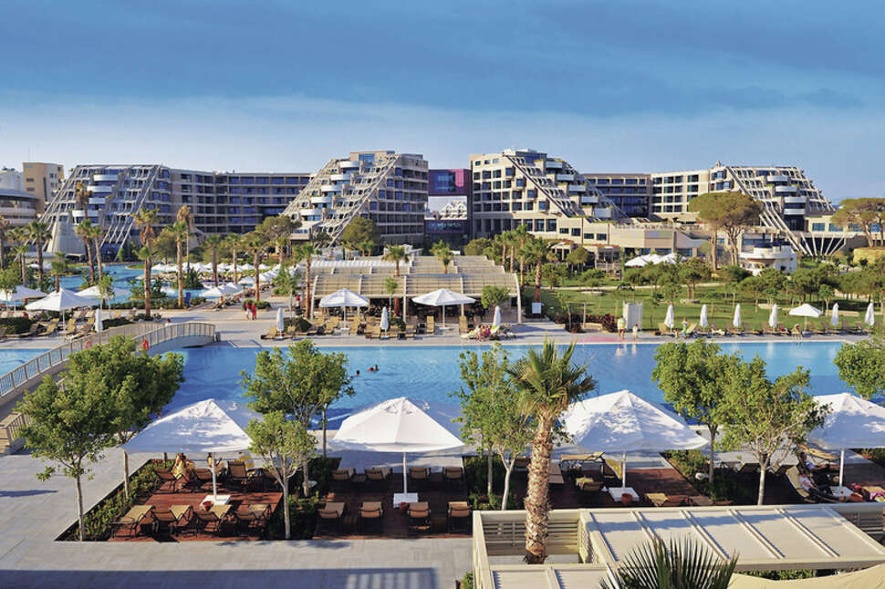 Een foto van een overzicht van Susesi Luxury Resort