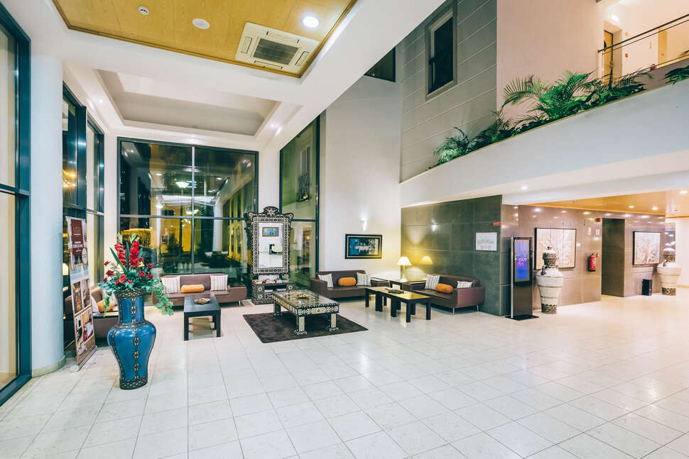 Een foto van het interieur van Grand Muthu Forte Do Vale