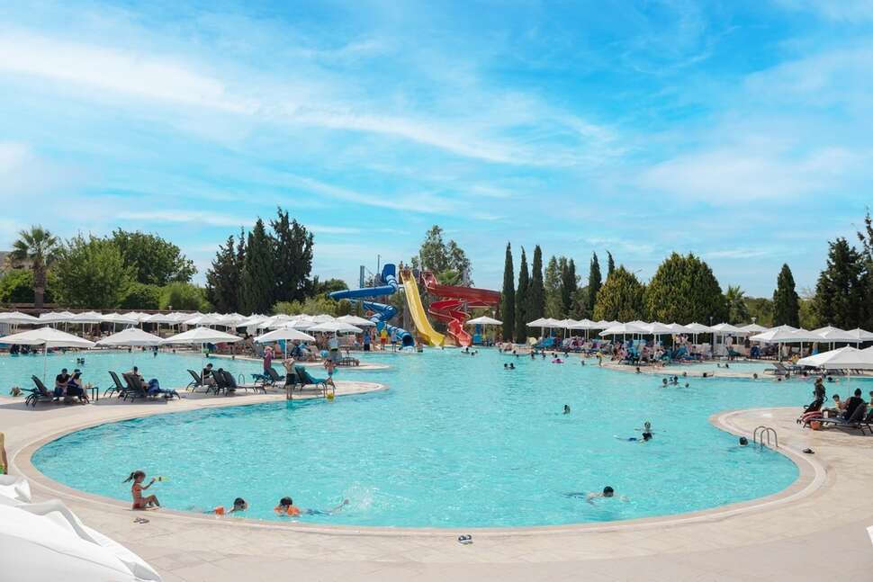 Een foto van het zwembad bij Anadolu Hotels Didim Club