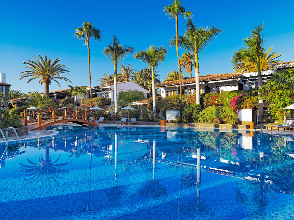 Een foto van het zwembad bij Seaside Grand Hotel Residencia