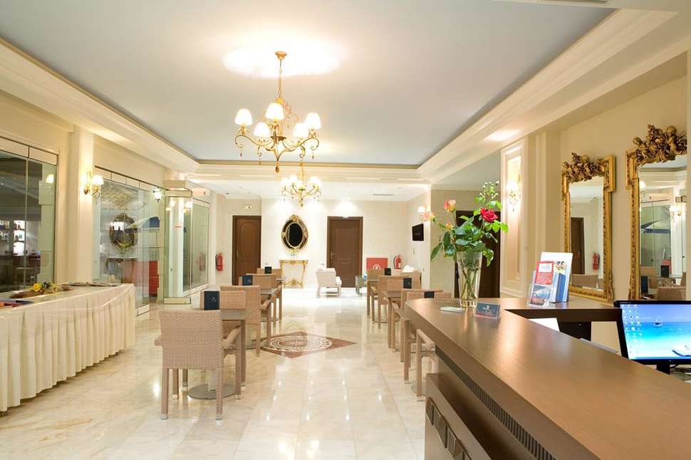 Een foto van het interieur van Appartementen Royal Nidri