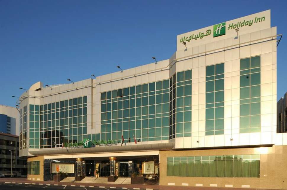 Een foto van de buitenkant van Holiday Inn Bur Dubai Embassy District
