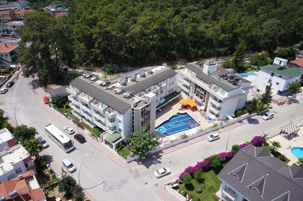 Een foto van de buitenkant van Viking Express Hotel