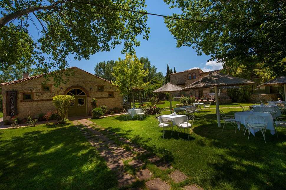 Ein Foto von der Terrasse im Petrino Eco Village