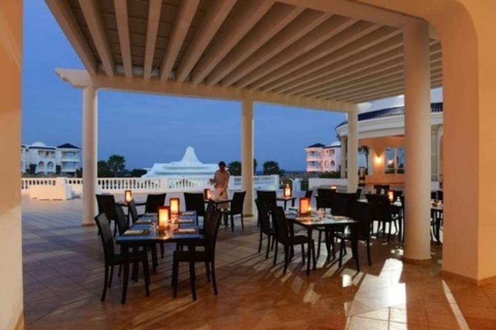 Ein Foto von den Einrichtungen im Golden Tulip Taj Sultan