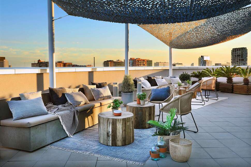 Een foto van het terras bij Hotel Barcelona Condal Mar Affiliated by Melia