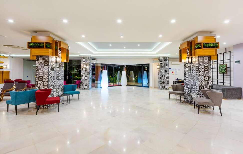 Ein Foto vom Innenbereich im Numa Konaktepe Hotel