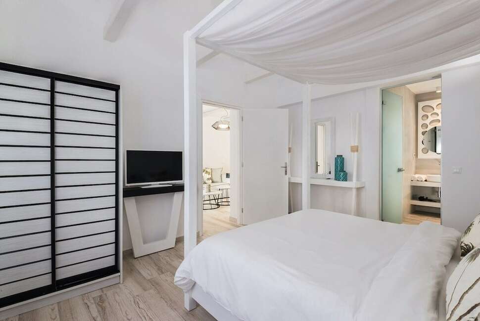 Een foto van Smy Mediterranean White