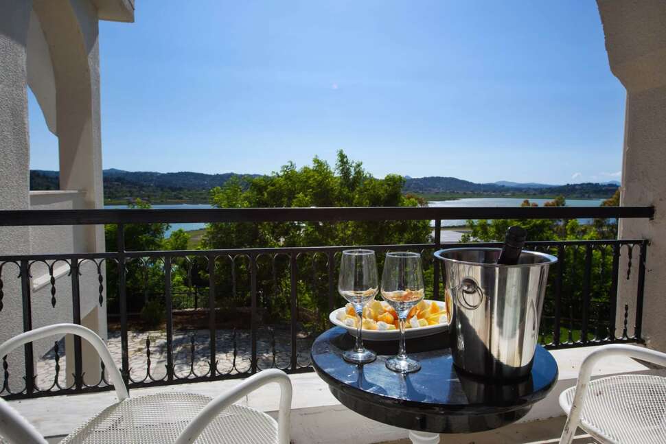 Ein Foto The Royal Grand Hotel