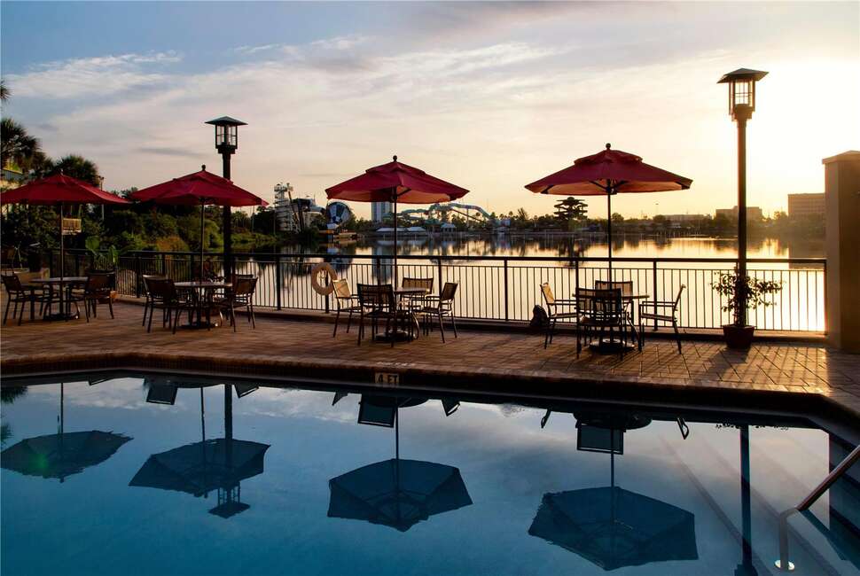 Ein Foto Ramada Plaza by Wyndham Orlando Resort & Suites Intl Drive