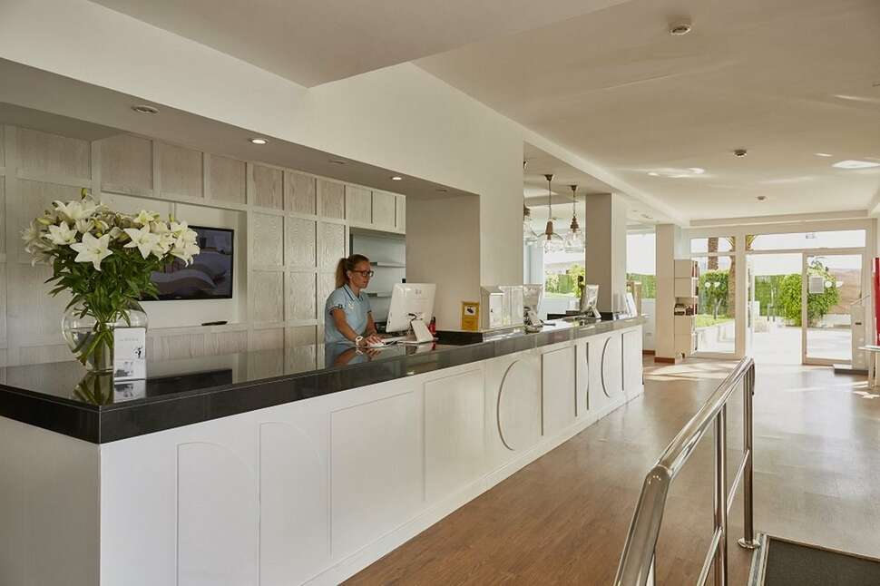 Een foto van het interieur van Hotel Coral Ocean View