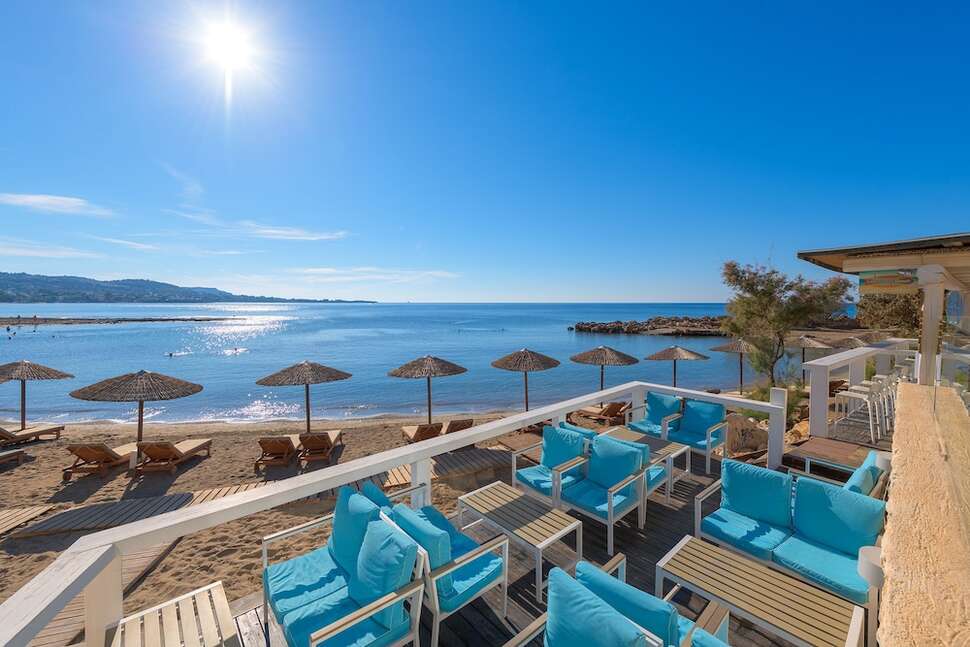 Een foto van het terras bij Sentido Sunrise Beach