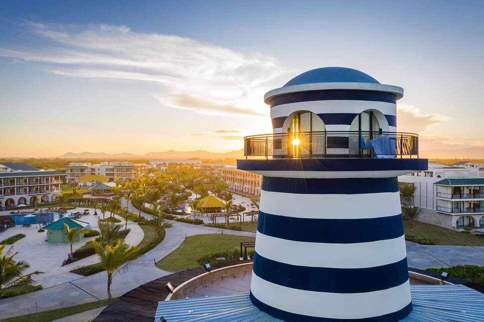 Een foto van de buitenkant van Ocean El Faro El Beso