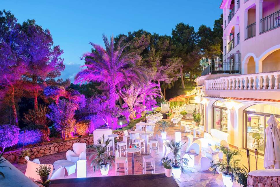 Een foto van de faciliteiten bij Ona Cala Pi Club Aparthotel