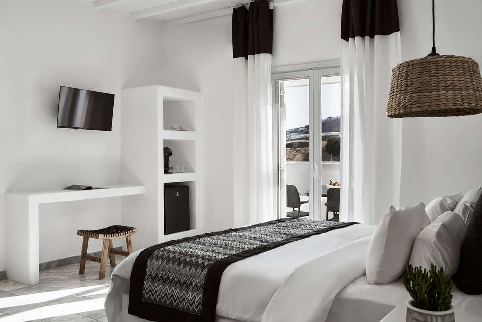 Een foto van Mr & Mrs White Mykonos