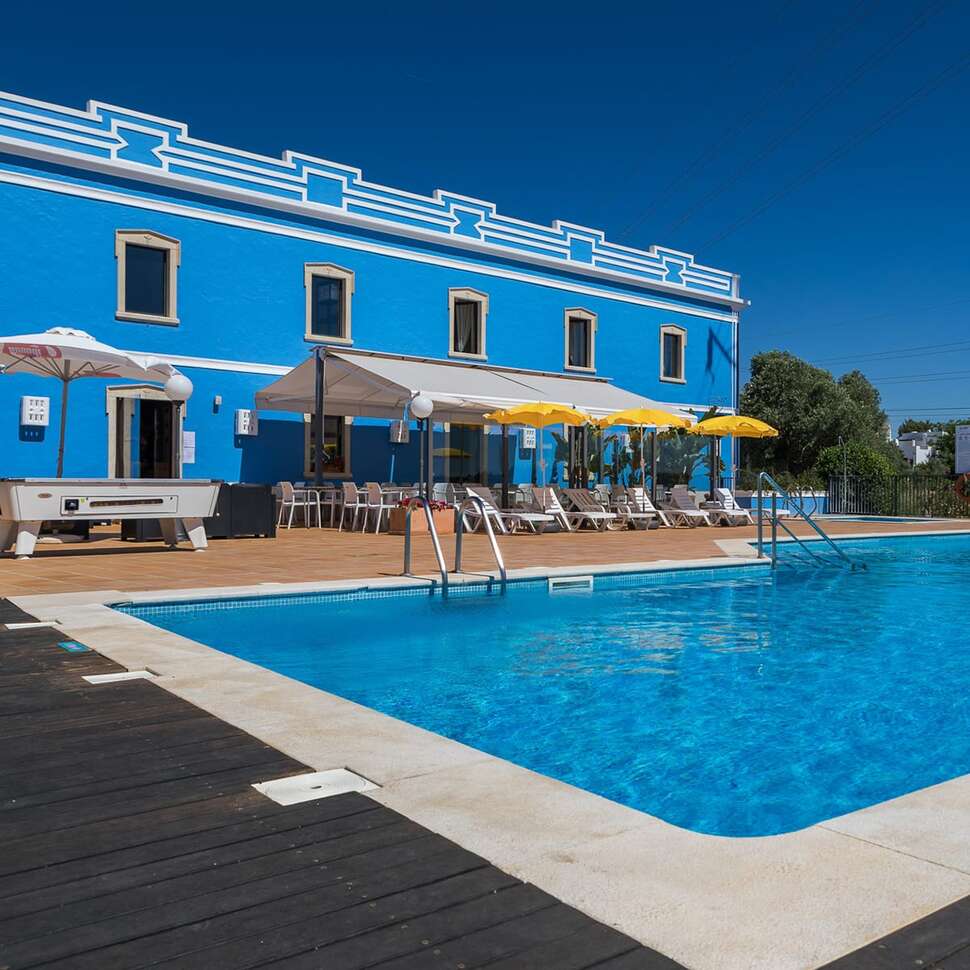 Een foto van het zwembad bij Clube Albufeira Garden Village