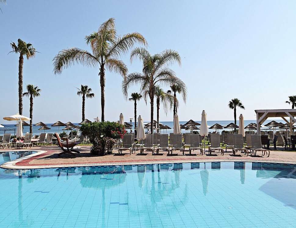 Ein Foto vom Pool im Marlita Beach Hotel Apartments