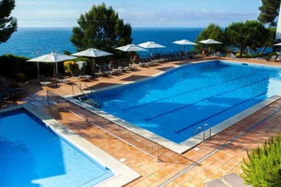 Ein Foto vom Pool im Silken Park Hotel San Jorge