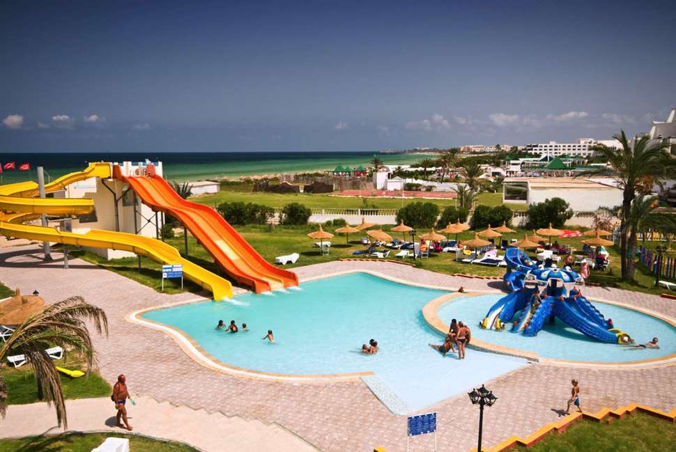 Ein Foto vom Pool im Le Soleil Bella Vista Hotel