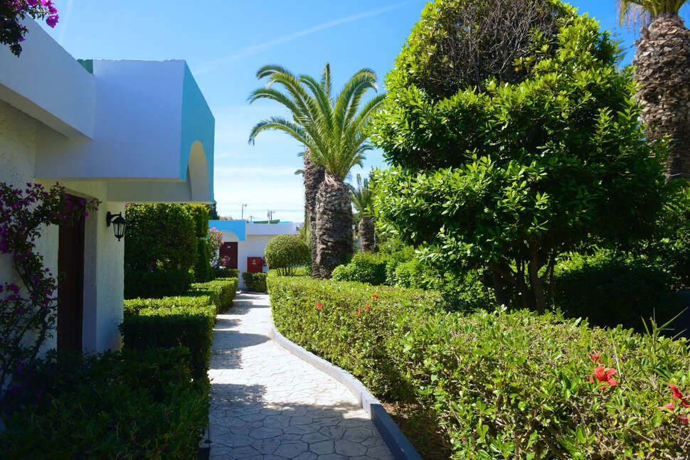 Een foto van de buitenkant van Blue Horizon Resort Hotel