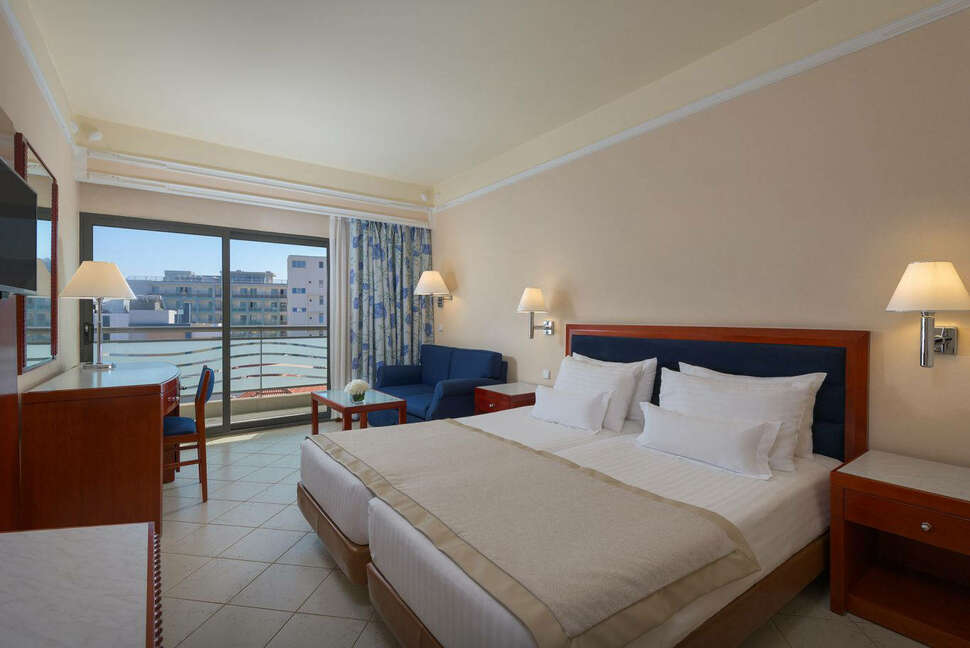 Ein Foto Mediterranean Hotel