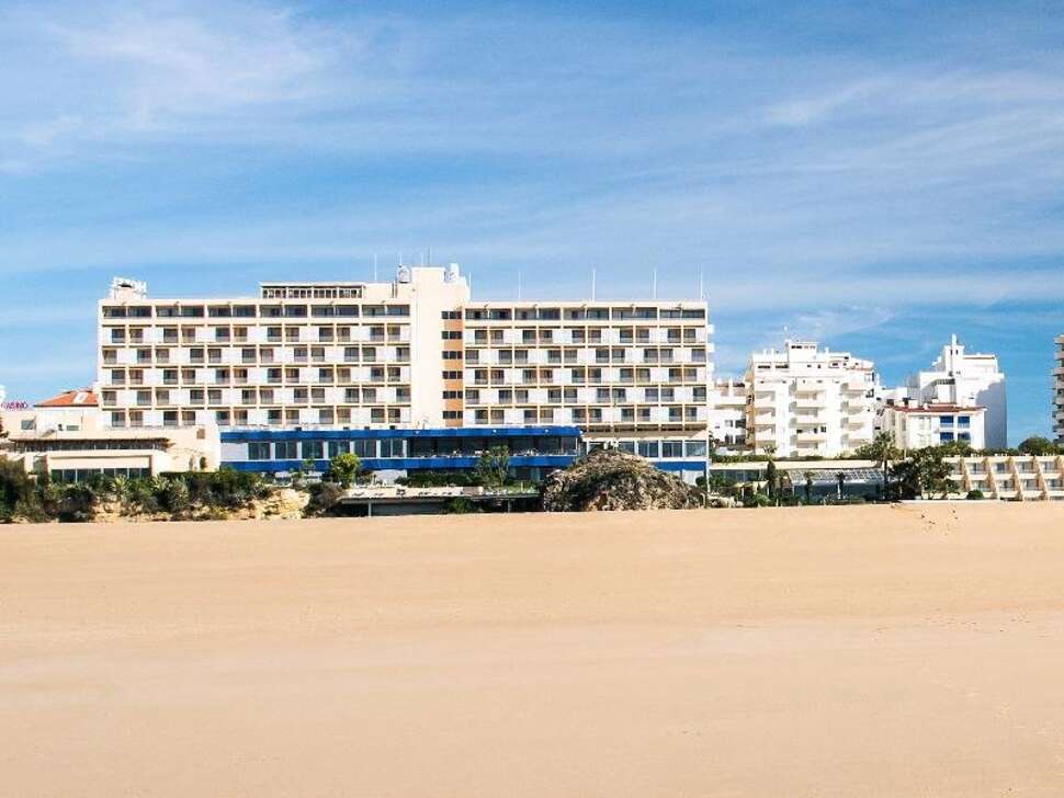 Een foto van de buitenkant van Algarve Casino Hotel