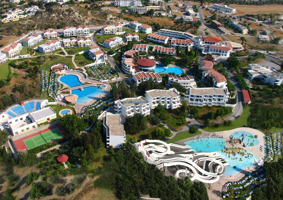 Een foto van het zwembad bij Cyprotel Faliraki Hotel