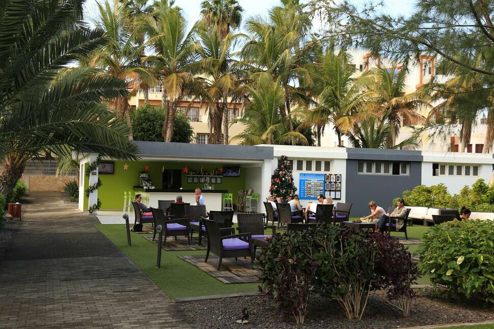 Een foto van het terras bij R2 Romantic Fantasia Dreams & Suites Hotel