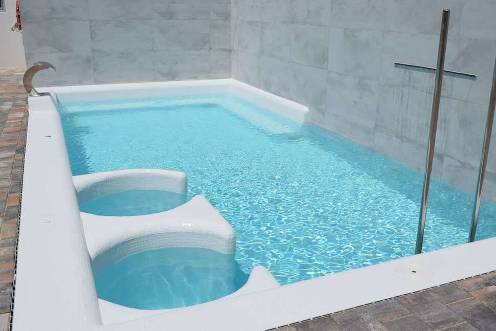 Een foto van het zwembad bij Anfora Ibiza Hotel