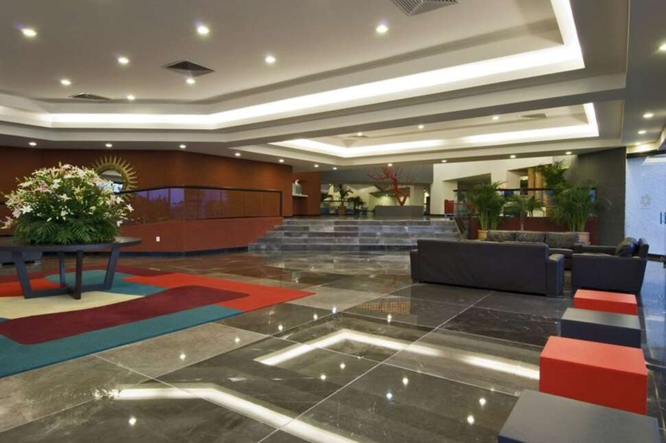 Een foto van het interieur van Oasis Palm