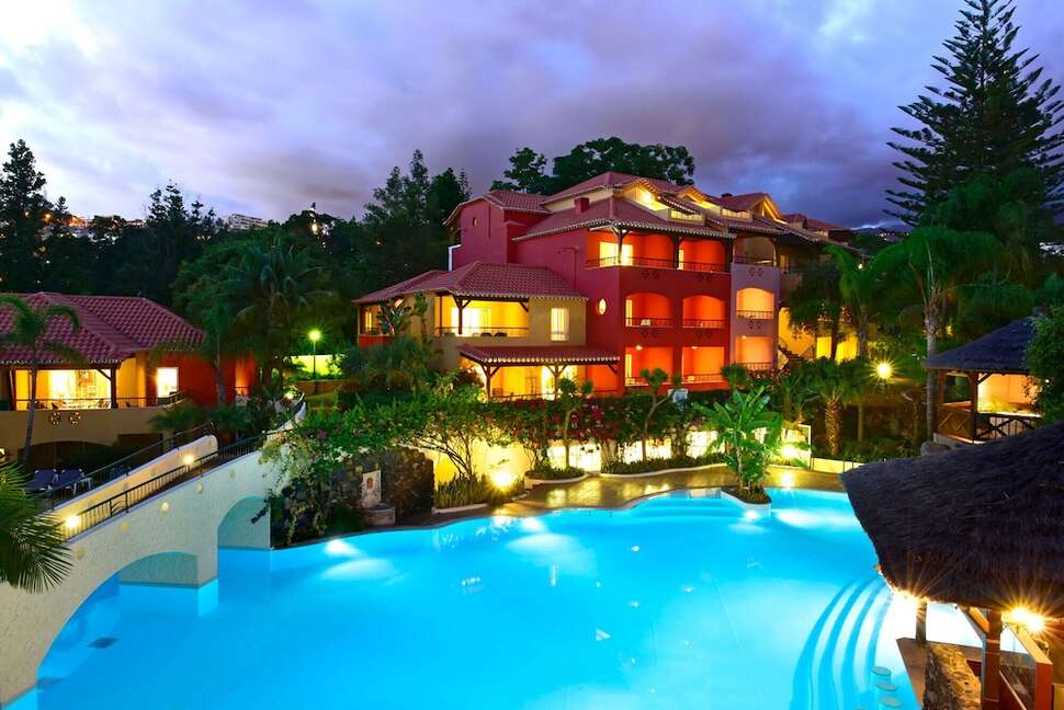 Een foto van het zwembad bij Pestana Village Garden Resort