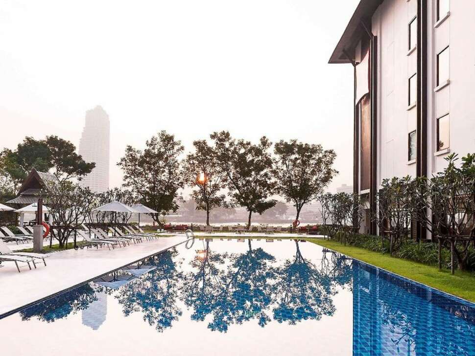 Ein Foto vom Pool im Ibis Bangkok Riverside
