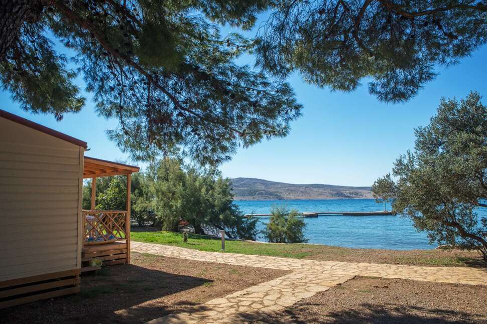 Een foto van het strand bij Bluesun Camp Paklenica